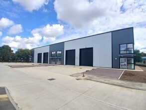 Stocks Bridge Way, St Ives à louer Photo du bâtiment- Image 2 de 9