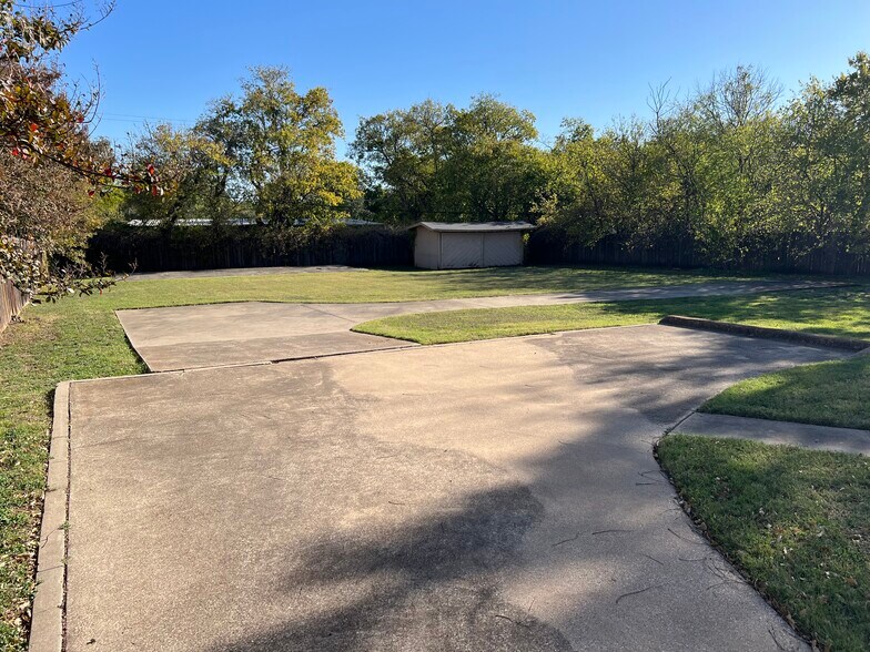 6856 Boulevard 26, Richland Hills, TX à louer - Photo du bâtiment - Image 2 de 5