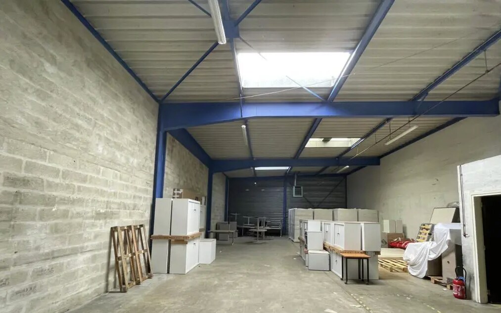 Flex in Ivry-sur-Seine for lease Building Photo- Image 1 of 4