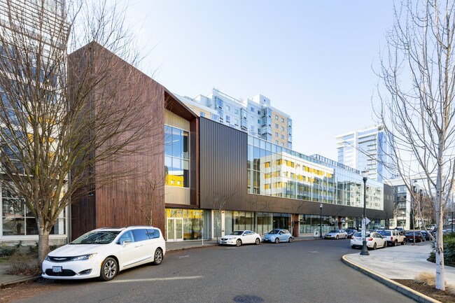 Plus de détails pour 810 NW Marshall St, Portland, OR - Bureau à vendre