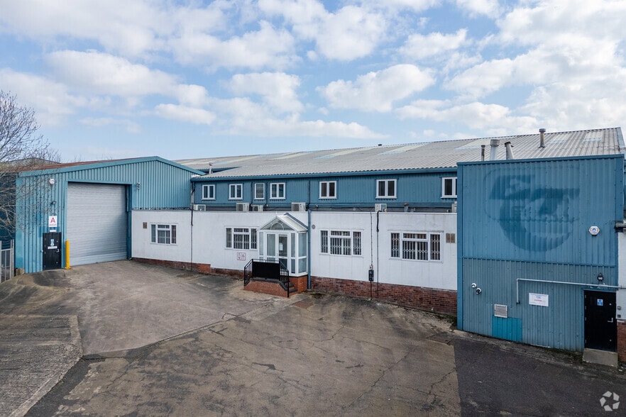 Dudley Rd, Halesowen for sale - Primary Photo - Image 1 of 5