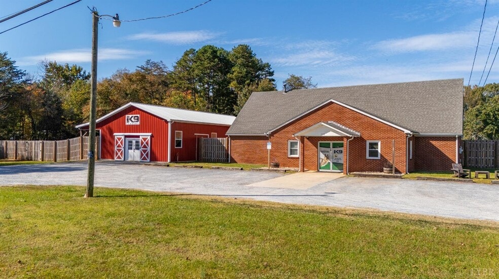 273 Riverbend Rd, Altavista, VA for sale - Primary Photo - Image 1 of 42