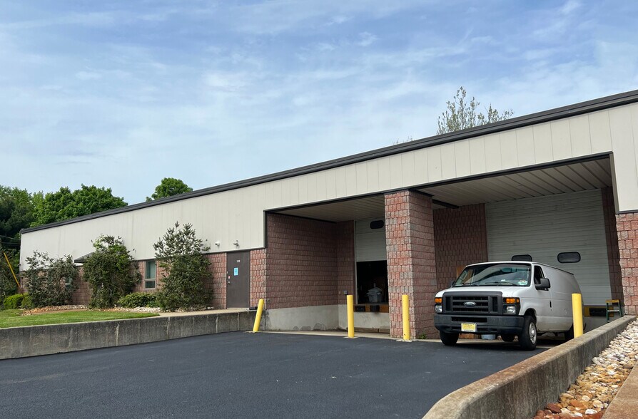 110-130 Miller Rd, Medford, NJ à louer - Photo du bâtiment - Image 2 de 7