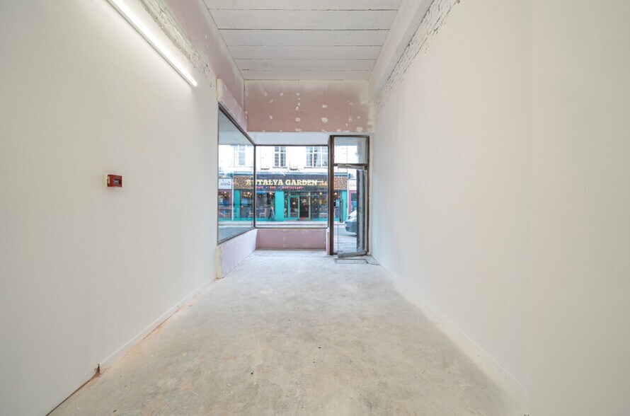 52-53A High St, Grantham à louer - Photo du bâtiment - Image 2 de 6