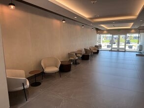 8909 N Port Washington Rd, Milwaukee, WI for lease Interior Photo- Image 1 of 21
