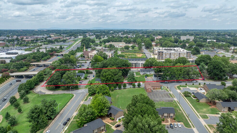 915 E 2nd St, Winston-Salem, NC à vendre - Photo du bâtiment - Image 2 de 22