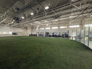 33 Upton Dr, Wilmington, MA for lease Building Photo- Image 2 of 4