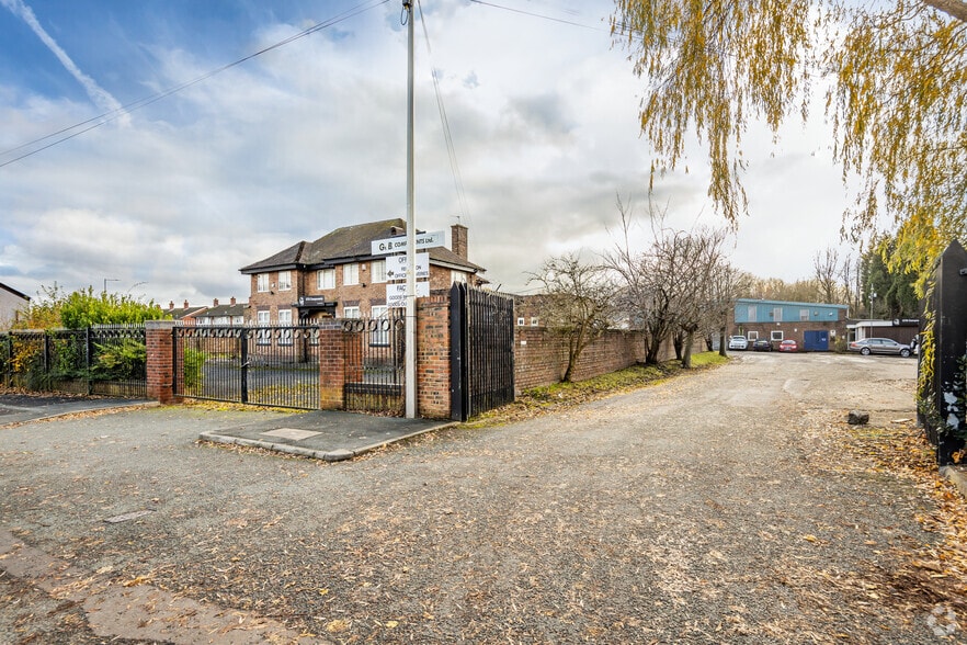 148 Fleet Ln, St. Helens for sale - Building Photo - Image 2 of 3