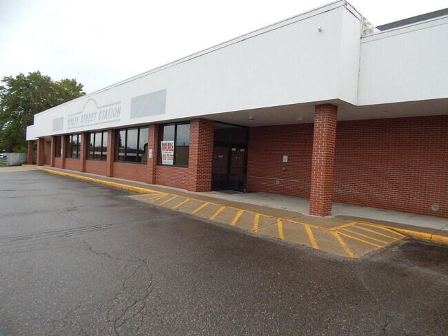 Plus de détails pour 330 N Ripley Blvd, Alpena, MI - Commerce de détail à louer