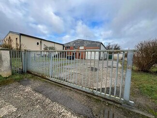 Plus de détails pour Local d'activités à louer