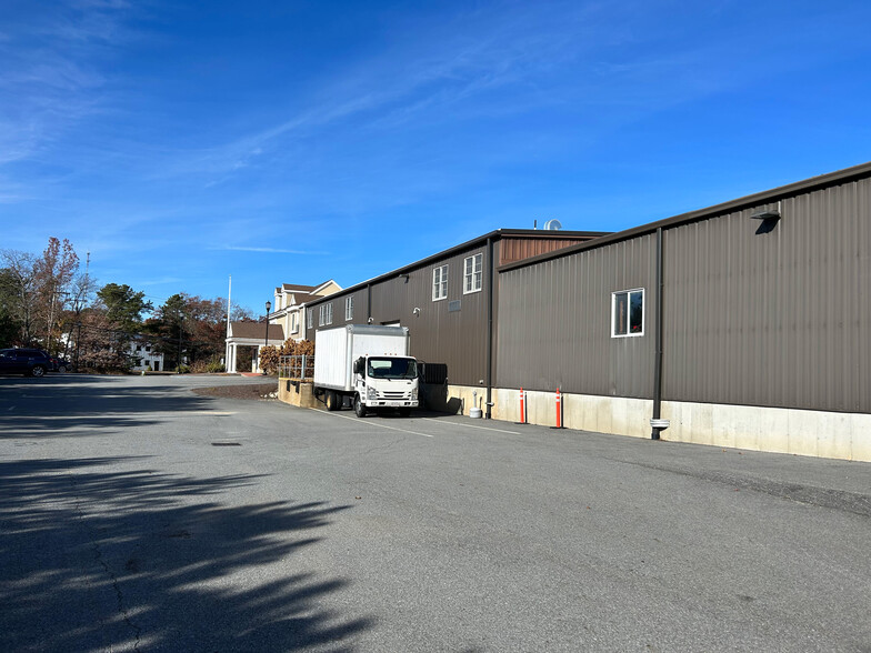 70 Industrial Park Rd, Plymouth, MA for sale - Building Photo - Image 2 of 3