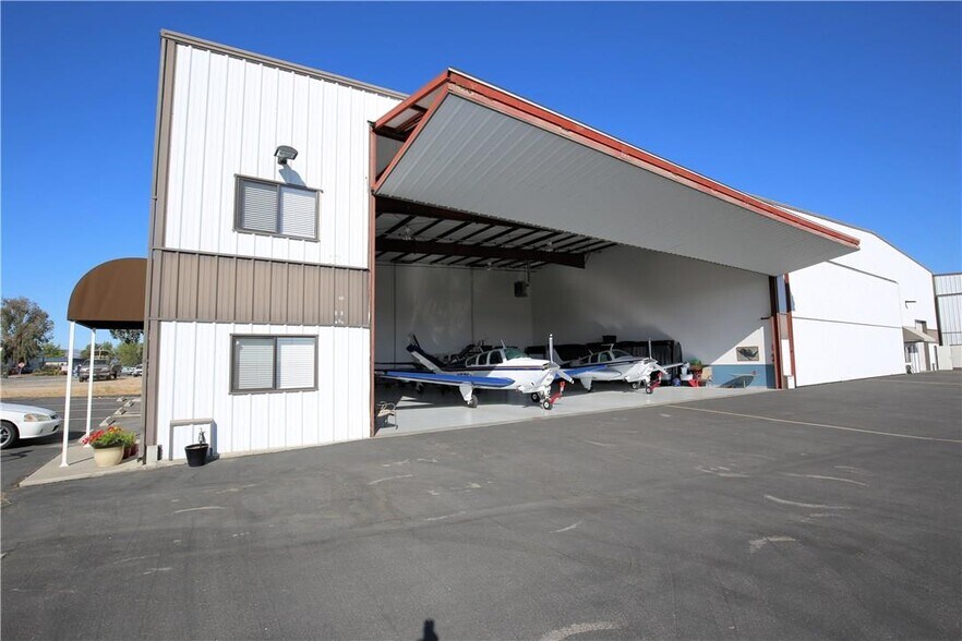 3150 Propeller Dr, Paso Robles, CA à vendre - Photo du bâtiment - Image 2 de 13