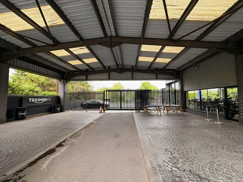 492 Birmingham Rd, Bromsgrove à louer - Photo du bâtiment - Image 3 de 4