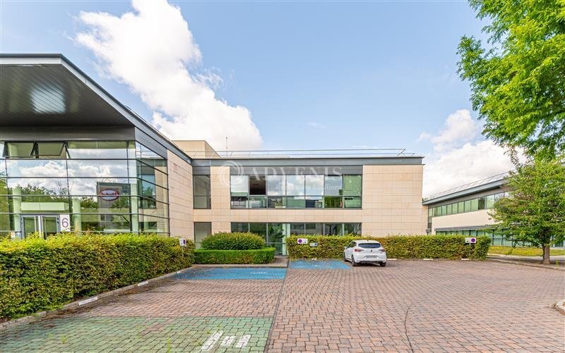 Office in Serris for lease - Building Photo - Image 1 of 5