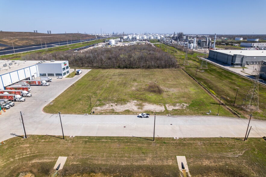 0 Red Bluff Road, Pasadena, TX à vendre - Aérien - Image 2 de 7