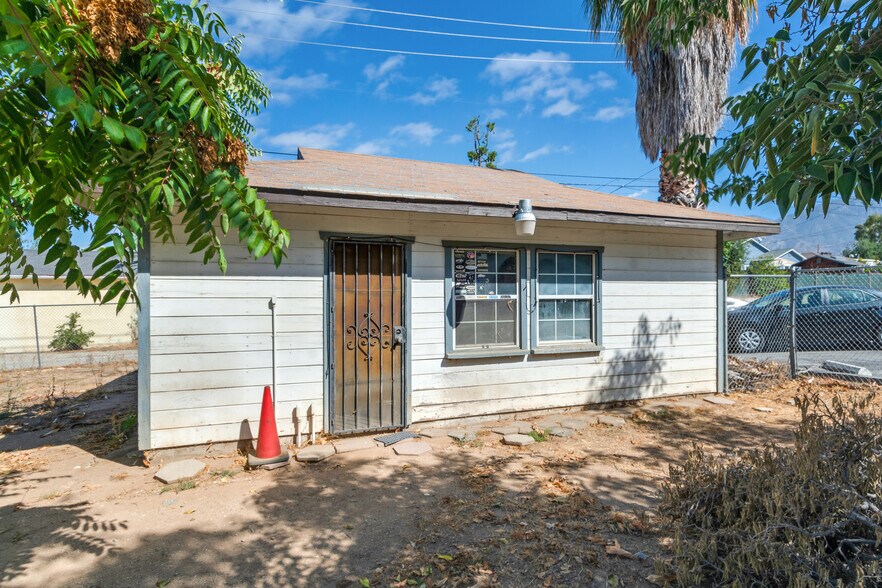 35222-35232 Yucaipa Blvd, Yucaipa, CA à vendre - Photo du bâtiment - Image 2 de 12