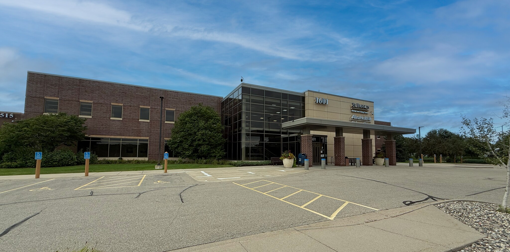 1601 Saint Francis Ave, Shakopee, MN à vendre Photo principale- Image 1 de 1