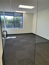 3333 E Camelback Rd, Phoenix, AZ à louer Photo intérieure- Image 2 de 3