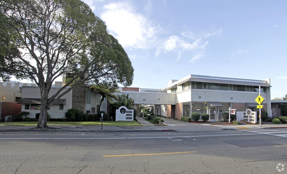 307-333 Estudillo Ave, San Leandro, CA for sale - Primary Photo - Image 1 of 3