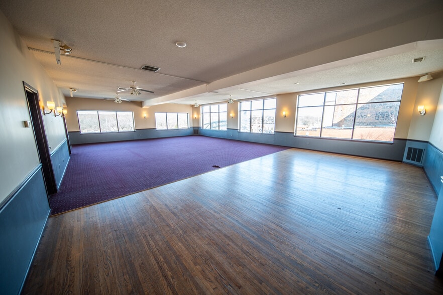 100 Sibley St, Hastings, MN à vendre - Photo du bâtiment - Image 3 de 27