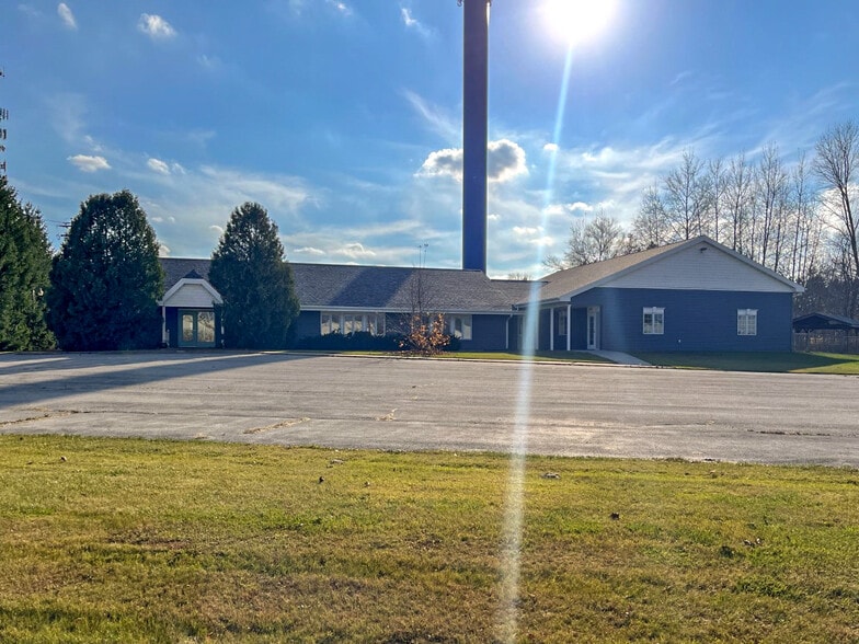 1881 Pride Ter, Suamico, WI for sale - Building Photo - Image 3 of 3