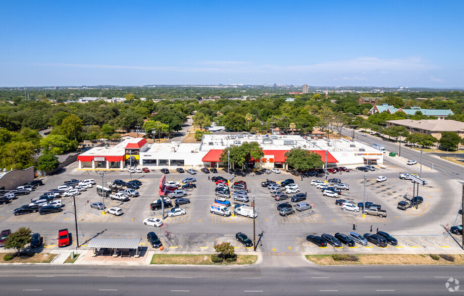 6829-6841 San Pedro Ave, San Antonio, TX à louer - Photo du b timent - Image 1 de 6