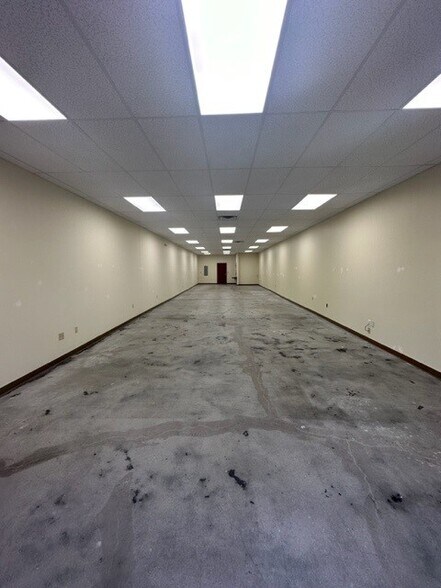 7411-7415 Maynardville Hwy, Knoxville, TN à louer - Photo intérieure - Image 3 de 3