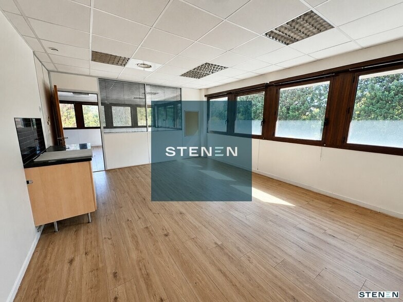 Rue Michel De Montaigne, Avignon for lease - Interior Photo - Image 3 of 5