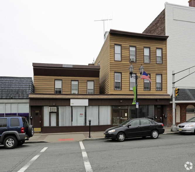 388 Broadway, Bayonne, NJ à vendre - Photo principale - Image 1 de 1