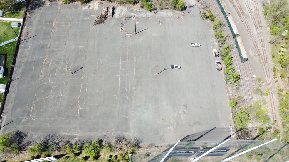 145 Whitman Ave, Edison, NJ à louer - Photo du bâtiment - Image 3 de 4