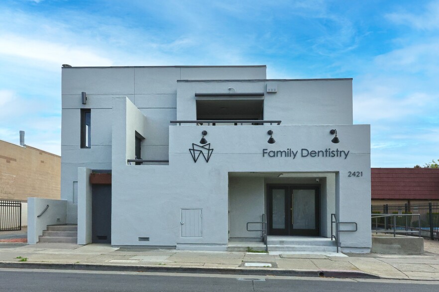 2421 Encinal Ave, Alameda, CA for lease - Primary Photo - Image 1 of 10