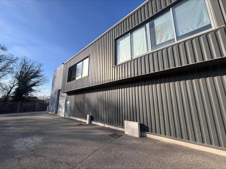 20 Chemin Noel Robion, La Penne-sur-Huveaune à louer - Photo du bâtiment - Image 3 de 6