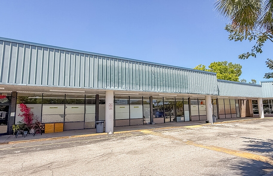 6351 Bayshore Rd, North Fort Myers, FL for lease - Building Photo - Image 3 of 8