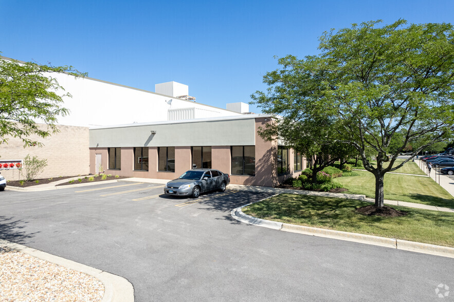 250 S Gary Ave, Carol Stream, IL for lease - Building Photo - Image 3 of 8