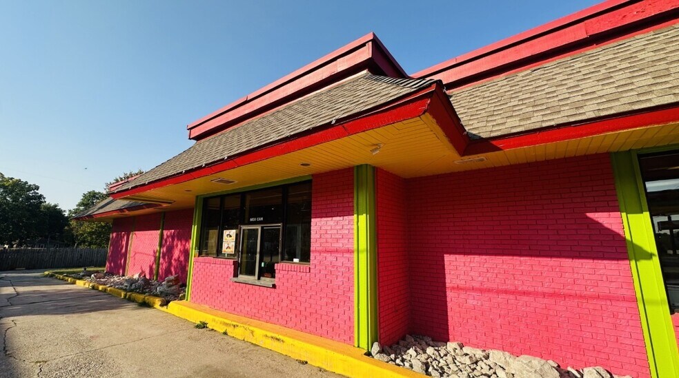 11701 W US Highway 24, Independence, MO à vendre - Photo du bâtiment - Image 2 de 2