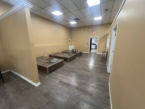 Boulder Hill Pass @ Rt 25, Montgomery, IL for lease Interior Photo- Image 2 of 17