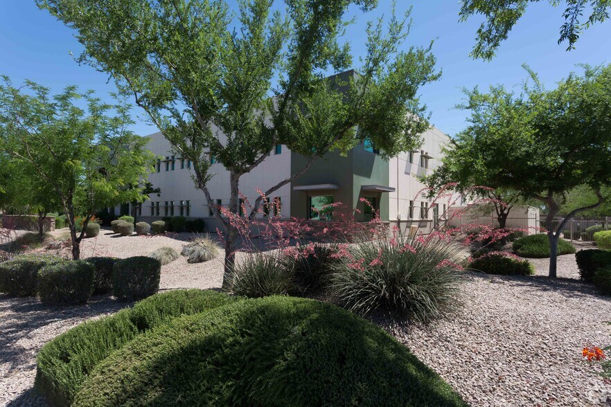 6301 S McClintock Dr, Tempe, AZ à louer - Photo du bâtiment - Image 3 de 3