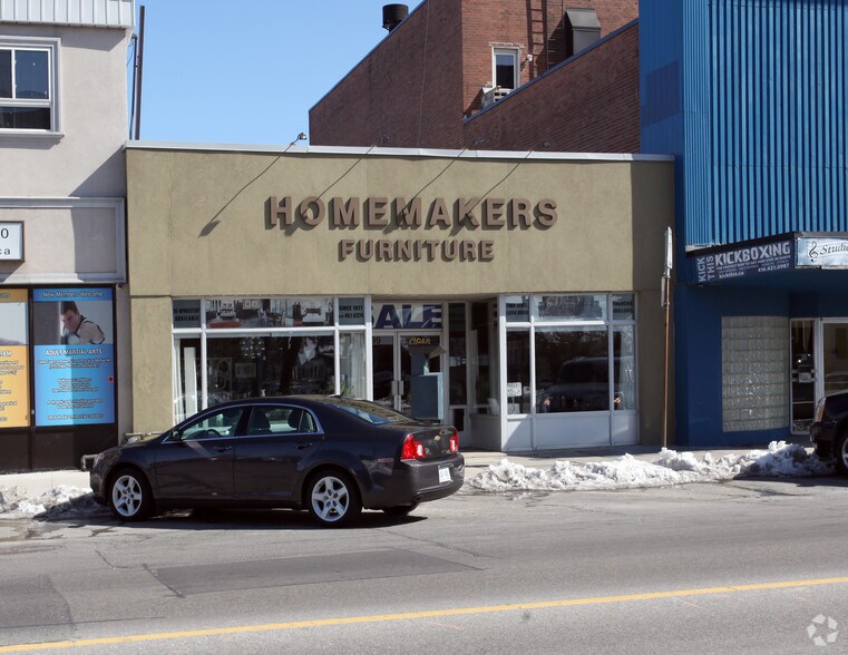 399 Donlands Ave, Toronto, ON à vendre - Photo du bâtiment - Image 2 de 2