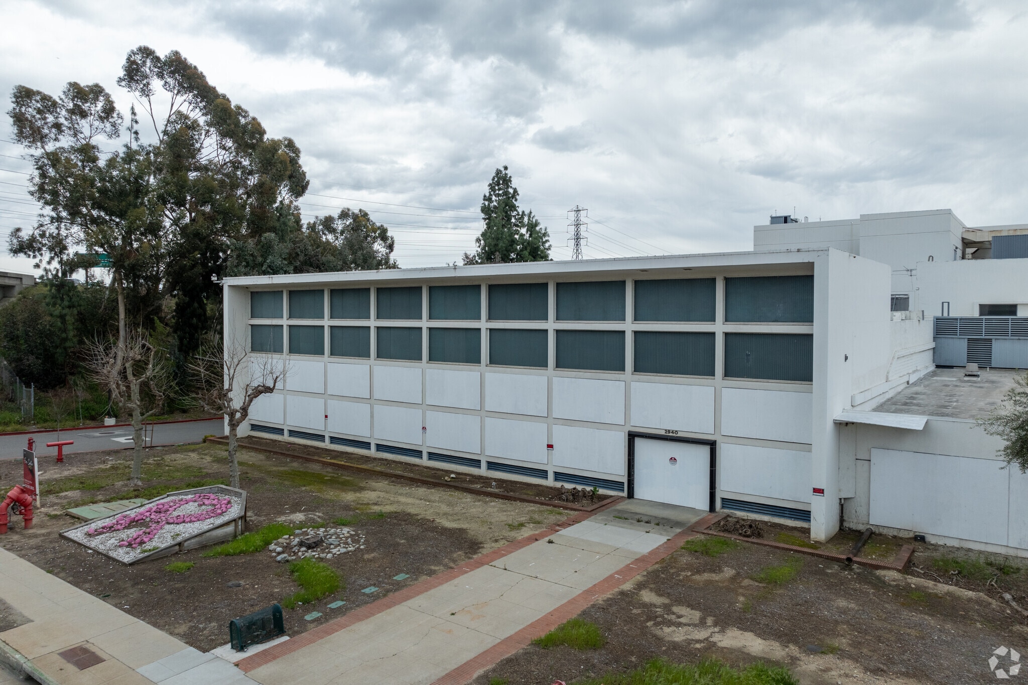 2940 E Foothill Blvd, Pasadena, CA for sale Primary Photo- Image 1 of 11