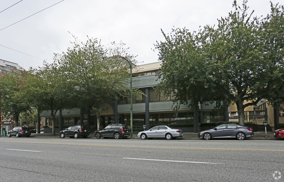 2165 W Broadway, Vancouver, BC for lease - Building Photo - Image 2 of 9