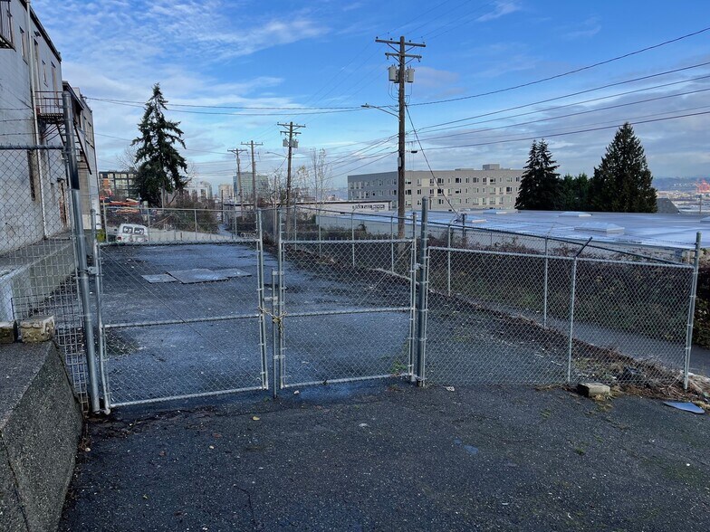 2325-2333 Tacoma Ave S, Tacoma, WA à louer - Photo du bâtiment - Image 3 de 5