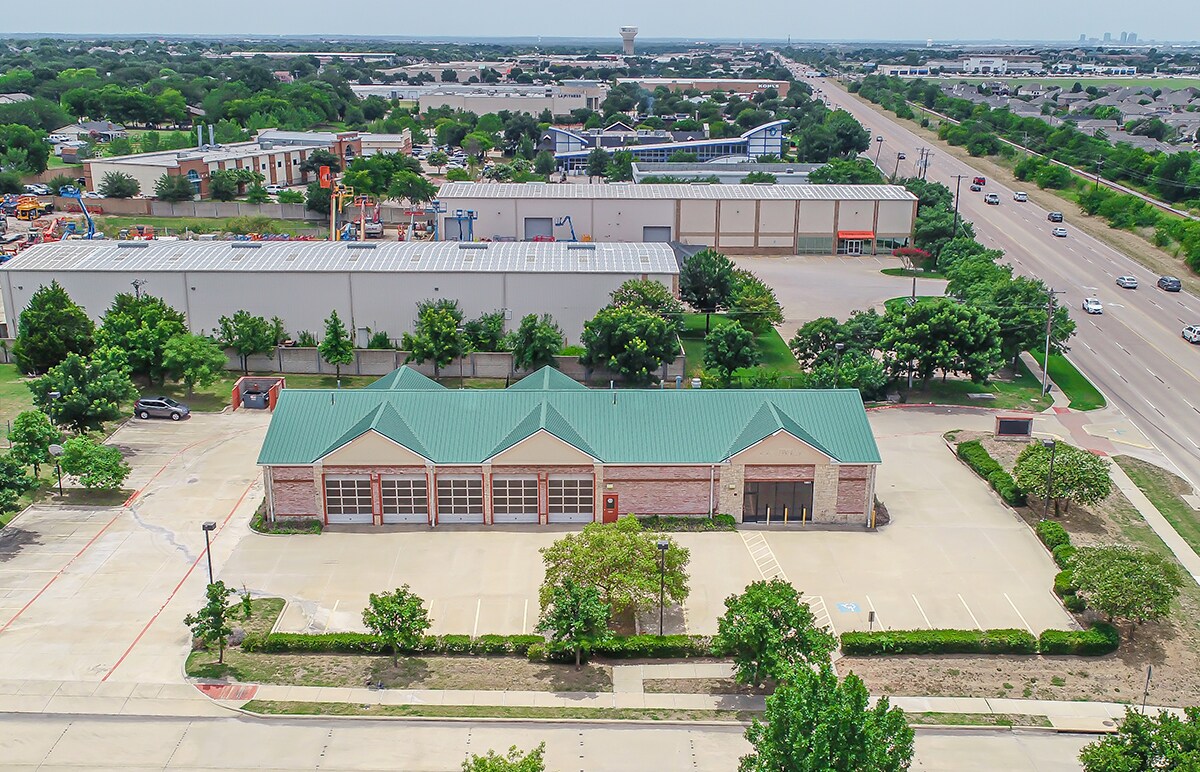 1661 S Main St, Keller, TX à vendre Photo du bâtiment- Image 1 de 8