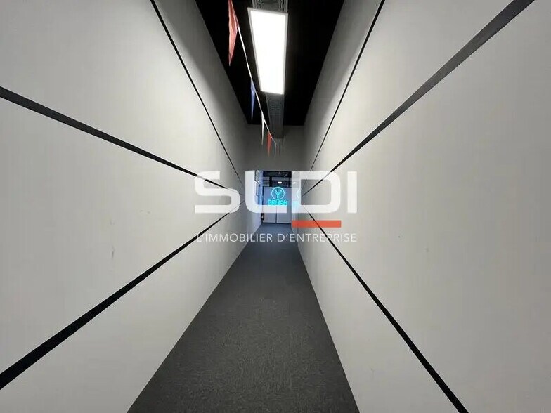 Flex in Caluire-et-Cuire for lease - Building Photo - Image 3 of 19