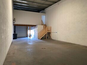 3 Rue Copernic, Le Haillan for lease Interior Photo- Image 2 of 4