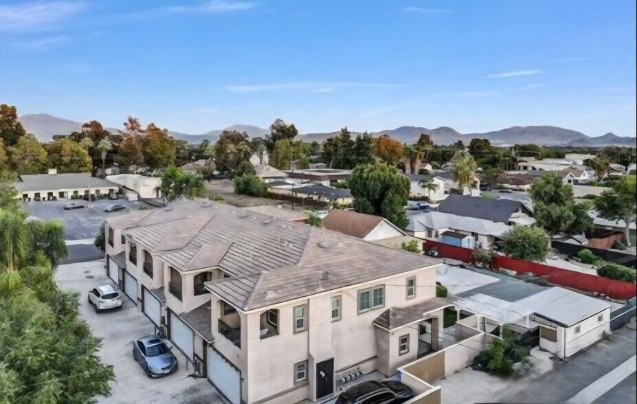 228 N Orange Ave, Rialto, CA à vendre - Photo du bâtiment - Image 3 de 21