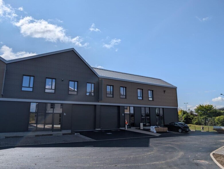 1 Rue René Dubos, Groslay for lease - Building Photo - Image 1 of 8