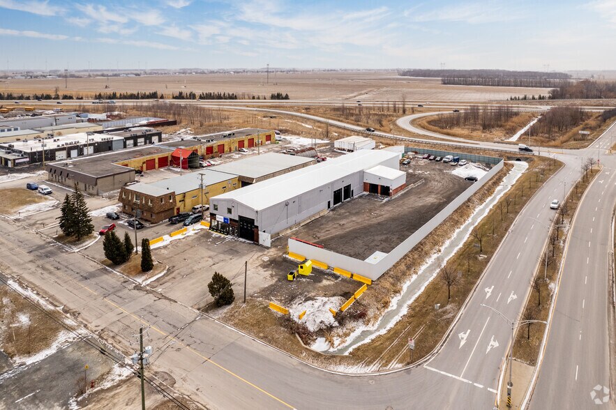 2375 Boul Ford, Châteauguay, QC à louer - Aérien - Image 2 de 18