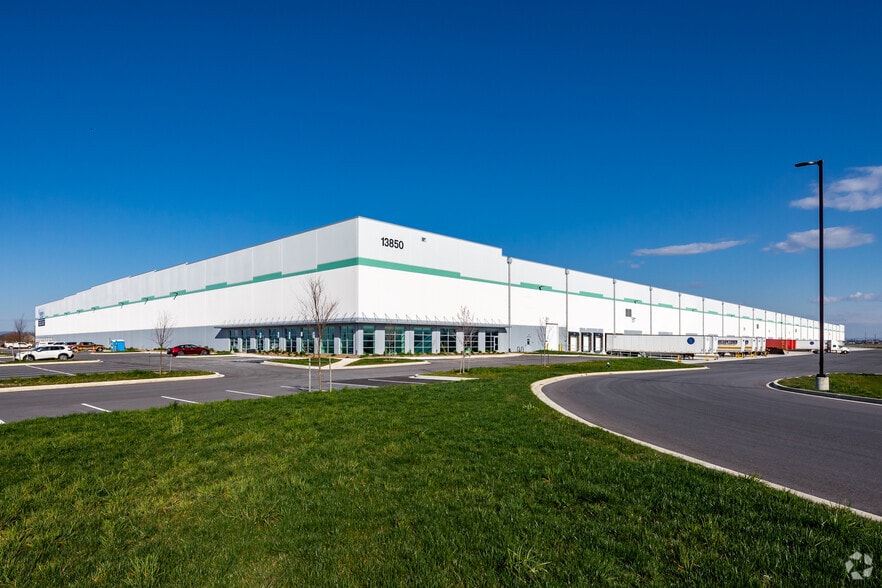 18245 Showalter Rd, Hagerstown, MD for lease - Primary Photo - Image 1 of 5