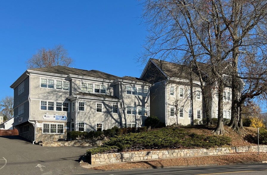 943 Post Rd E, Westport, CT for lease - Building Photo - Image 1 of 8