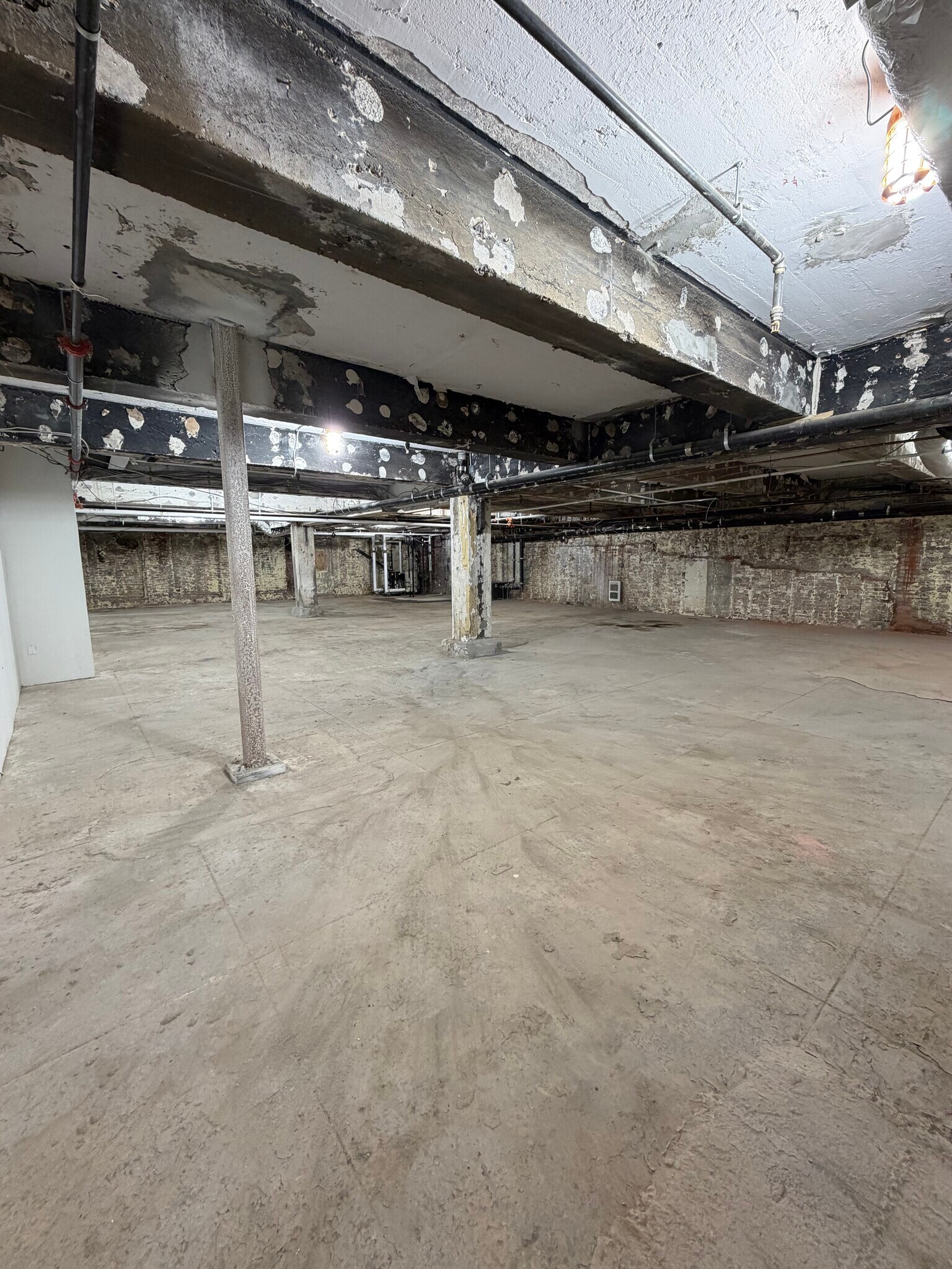 101-107 S 6th St, Brooklyn, NY for lease Building Photo- Image 1 of 6